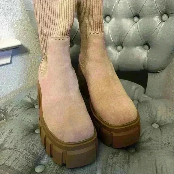 Women's Liberti Lug Sole Boots size 6.5 - Picture 3 of 5